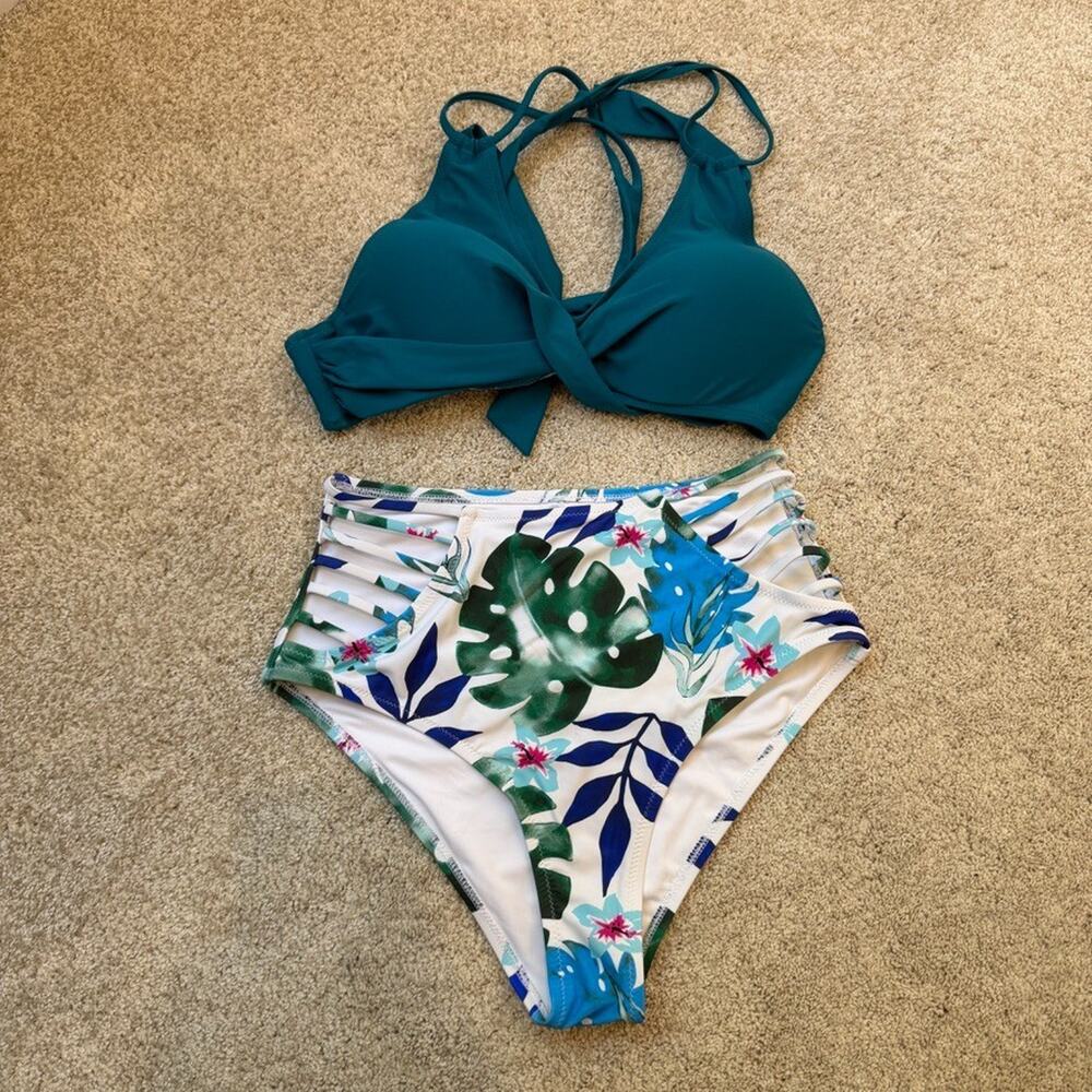 Cupshe Tropical Palms Twist-Front High Waisted Bikini Medium Swimsuit Green
